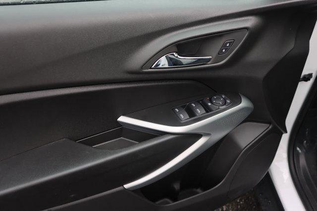 Vehicle image 15 of 27