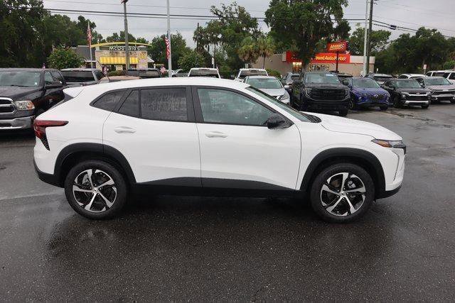 Vehicle image 8 of 27