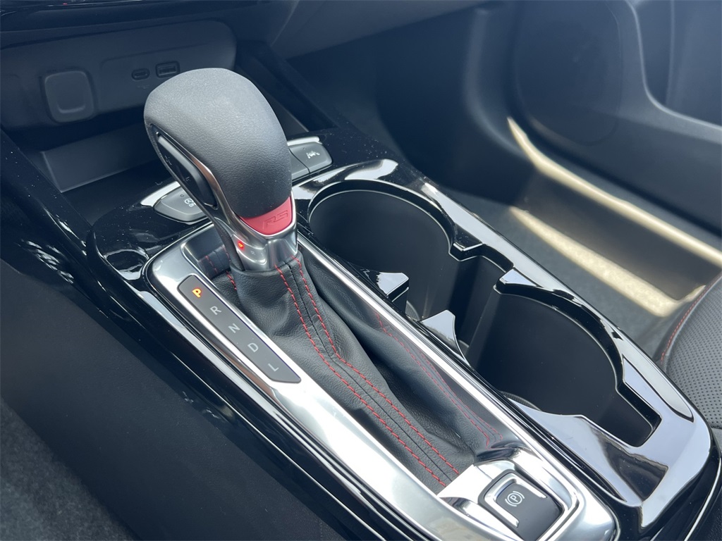 Vehicle image 27 of 30