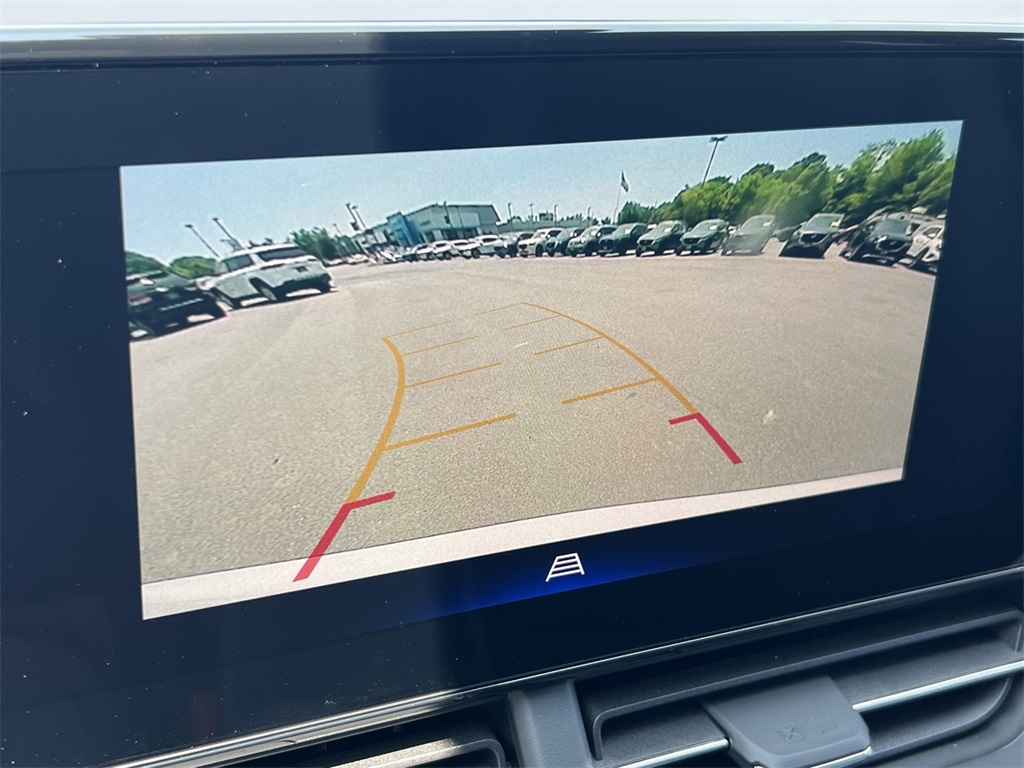 Vehicle image 26 of 30