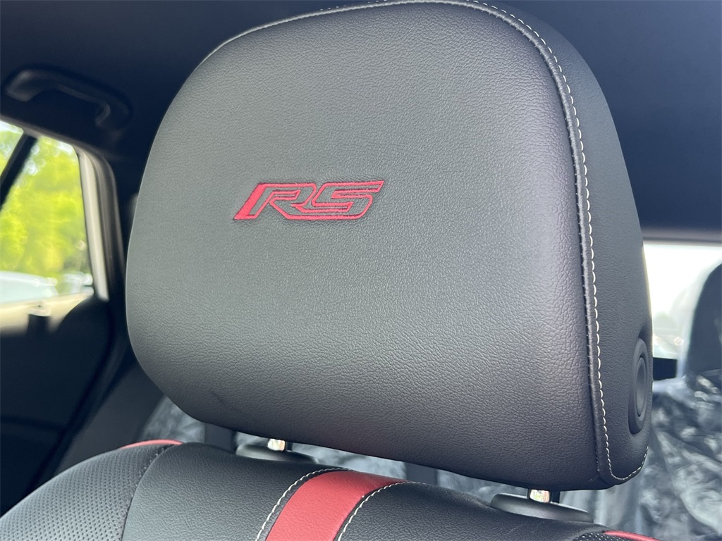 Vehicle image 17 of 30