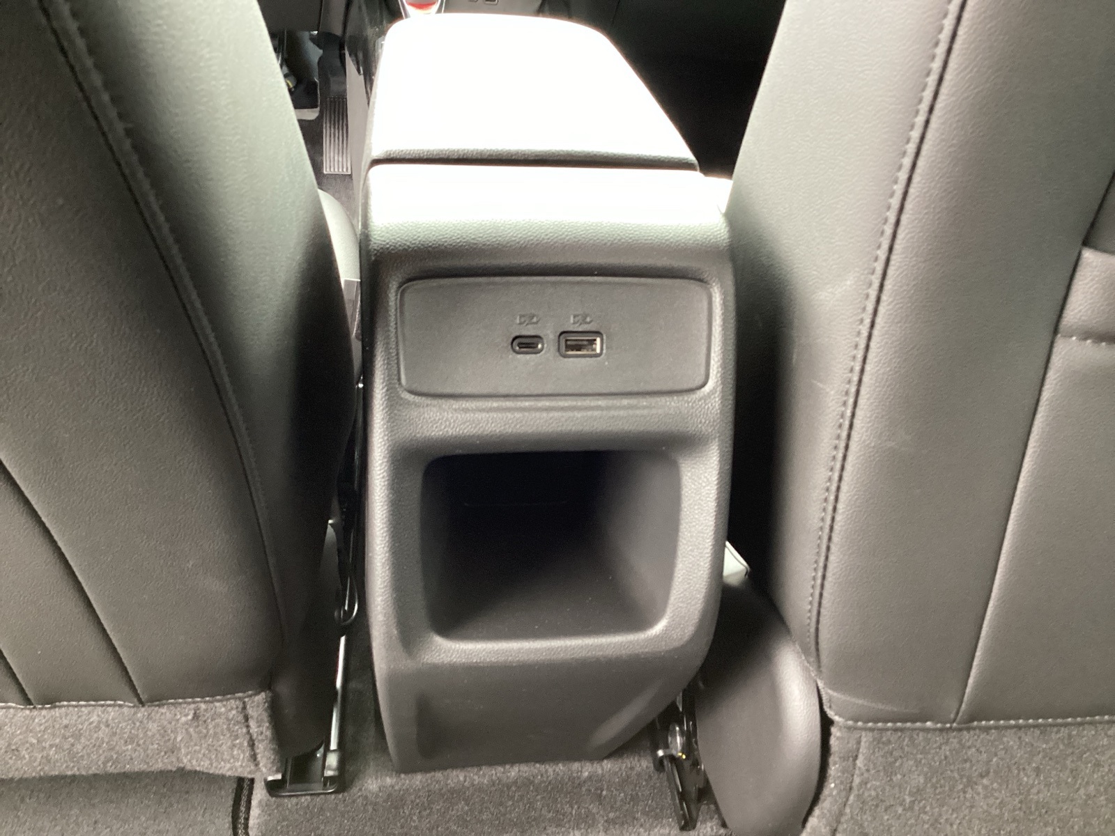 Vehicle image 21 of 36