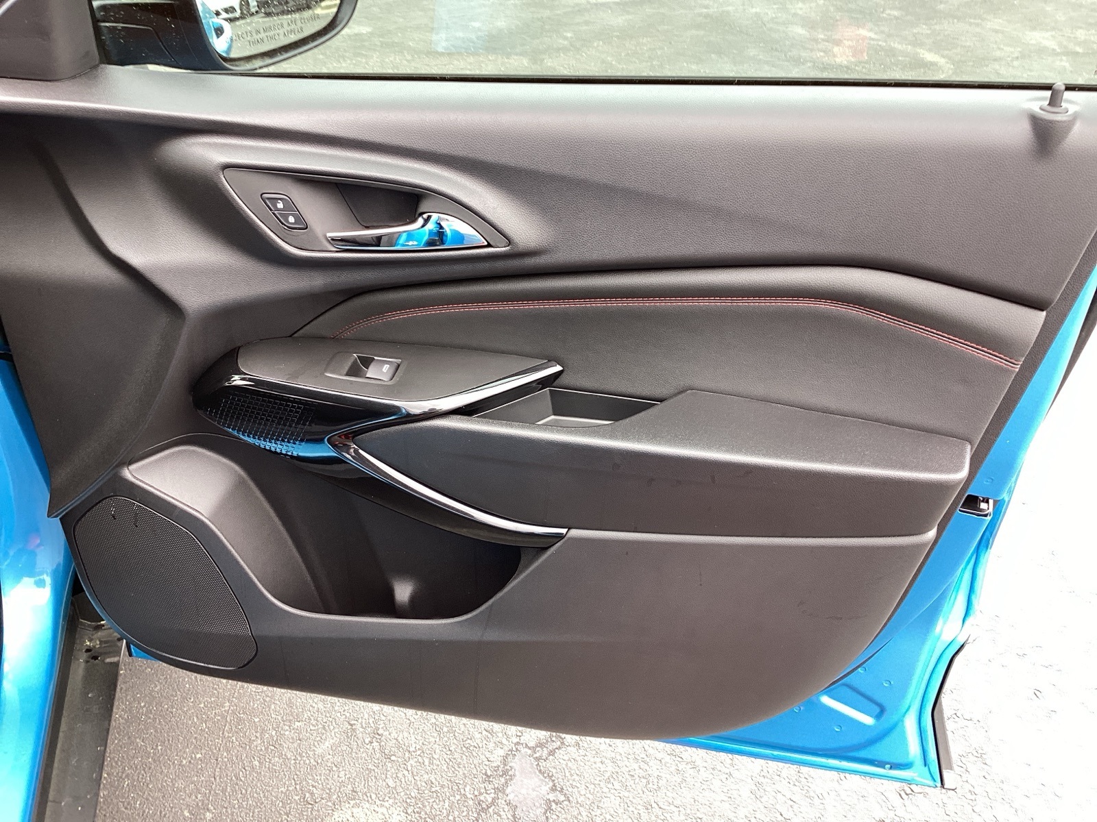 Vehicle image 32 of 36
