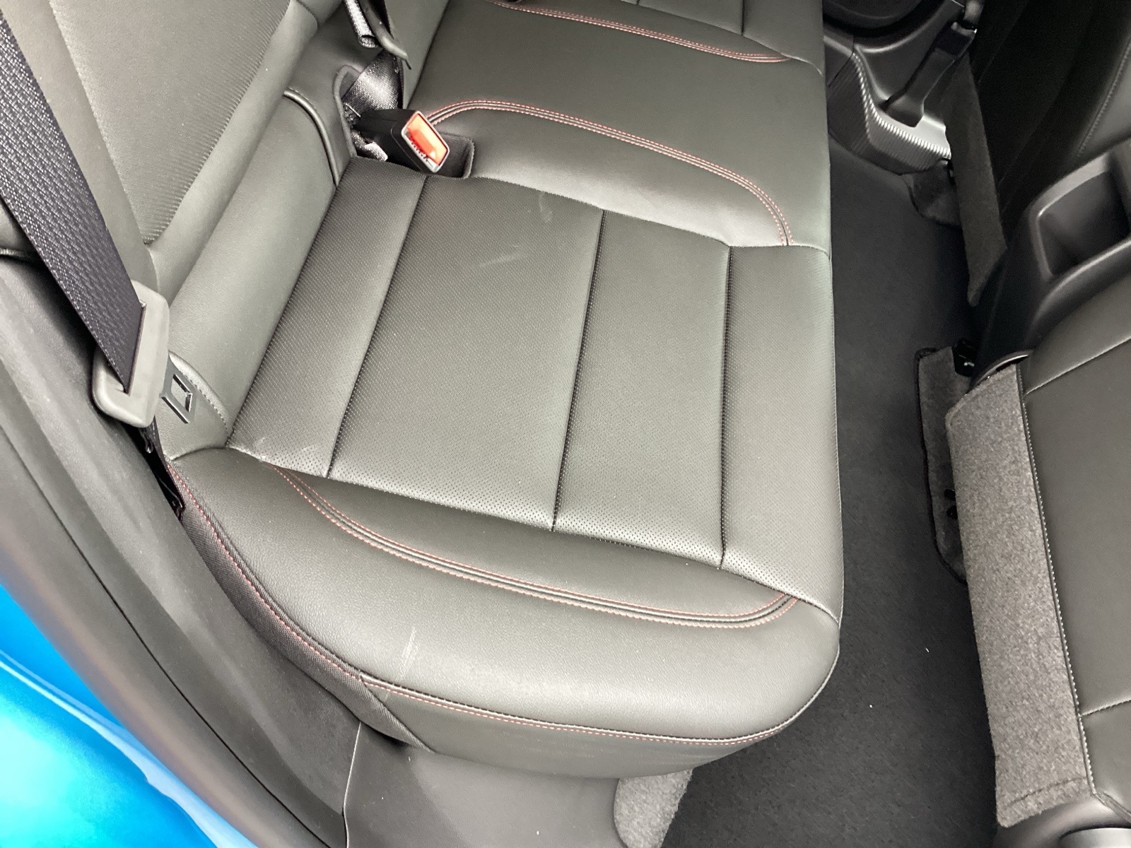 Vehicle image 27 of 36
