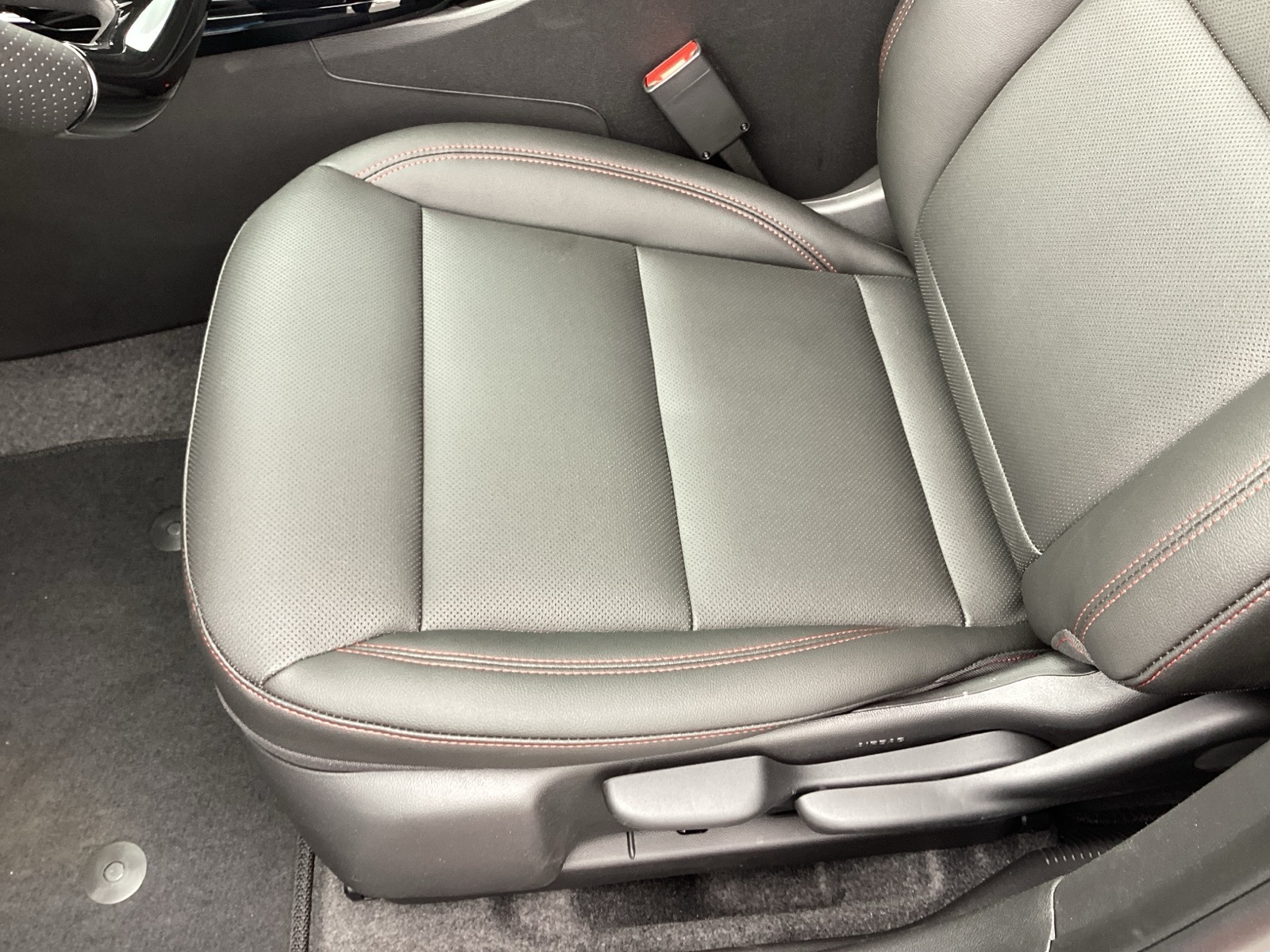 Vehicle image 14 of 36