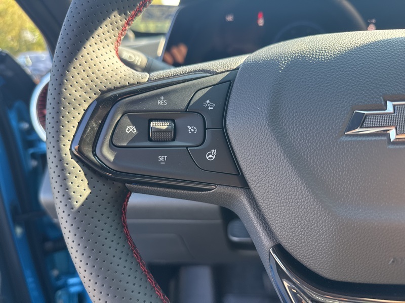 2025 Chevrolet Trax 2RS Image 32 of 45