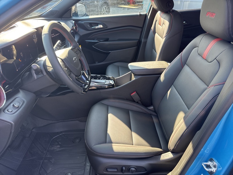 2025 Chevrolet Trax 2RS Image 12 of 45