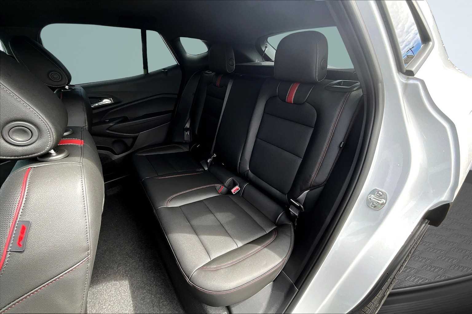 2025 Chevrolet Trax 2RS Image 8 of 13