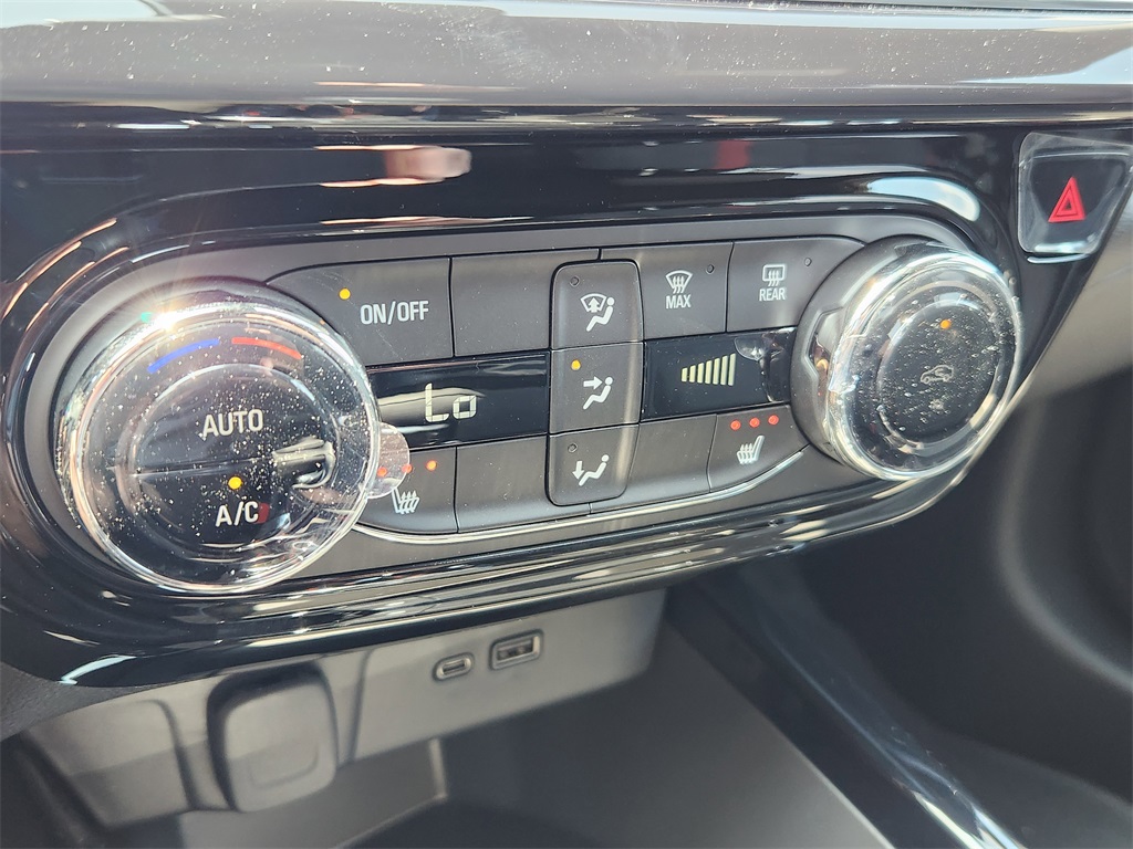 2025 Chevrolet Trax 2RS Image 12 of 20