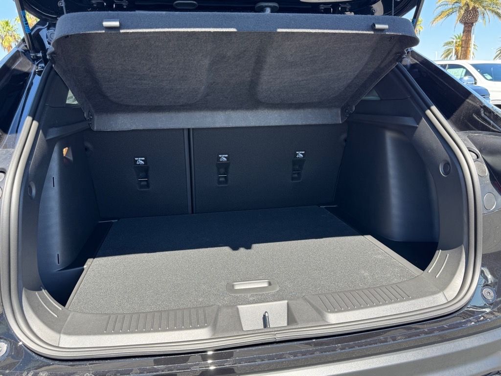 Vehicle image 5 of 14
