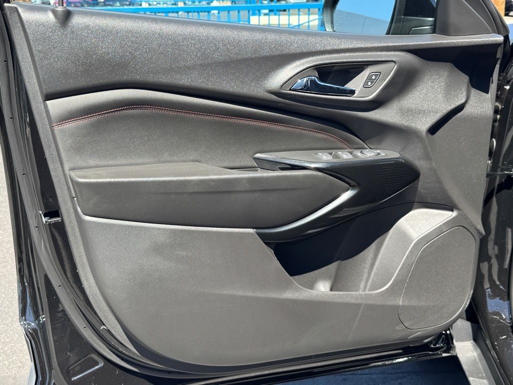 Vehicle image 13 of 14