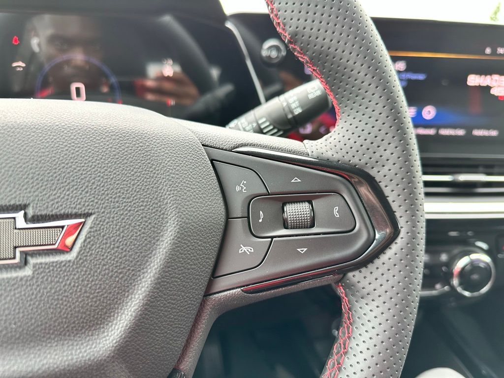 Vehicle image 23 of 25