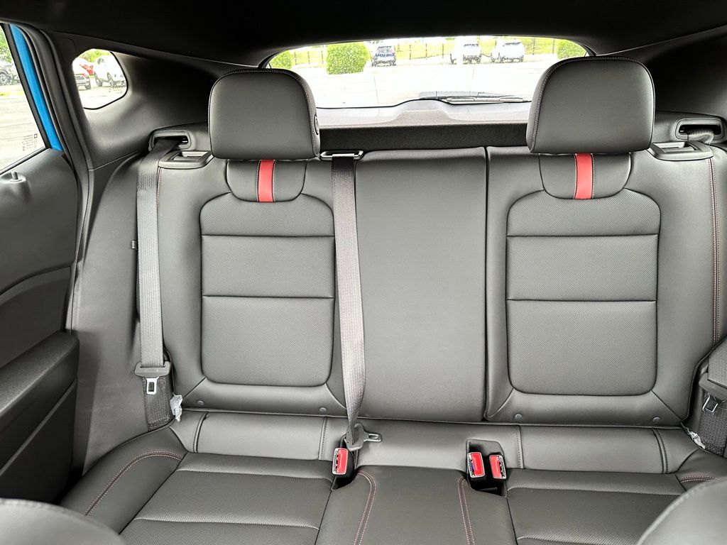 Vehicle image 10 of 25