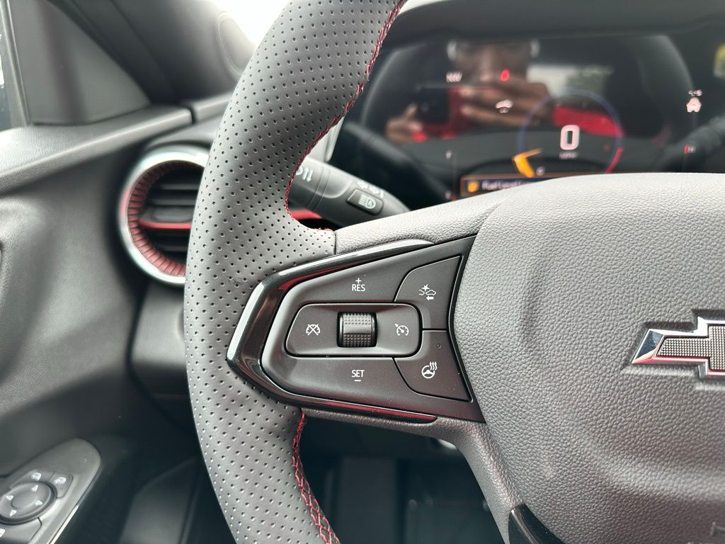 Vehicle image 20 of 25