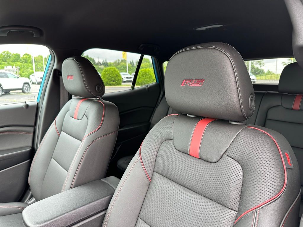 Vehicle image 9 of 25