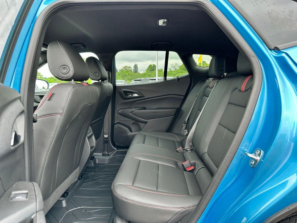 Vehicle image 12 of 25