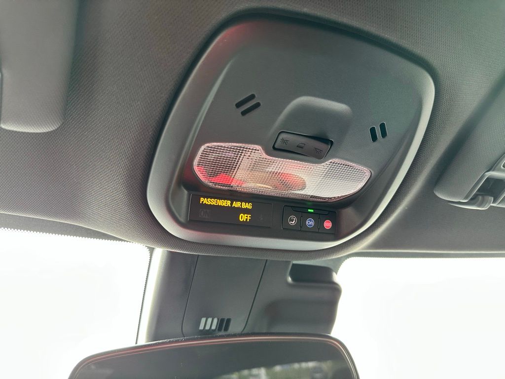 Vehicle image 18 of 25