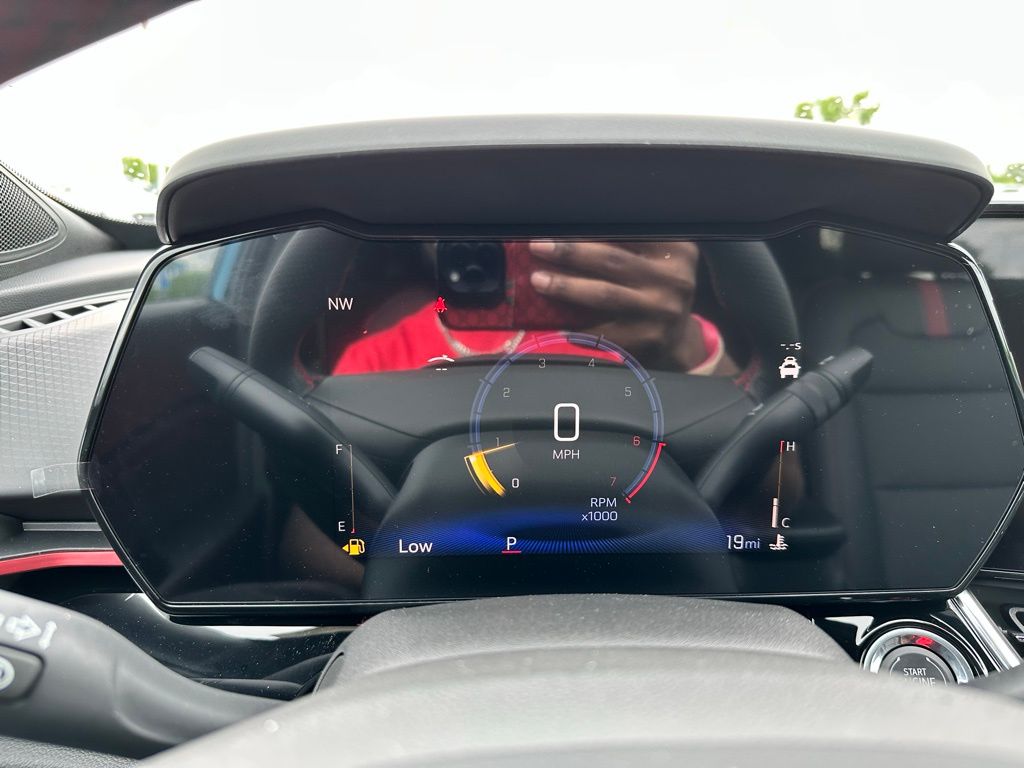 Vehicle image 14 of 25