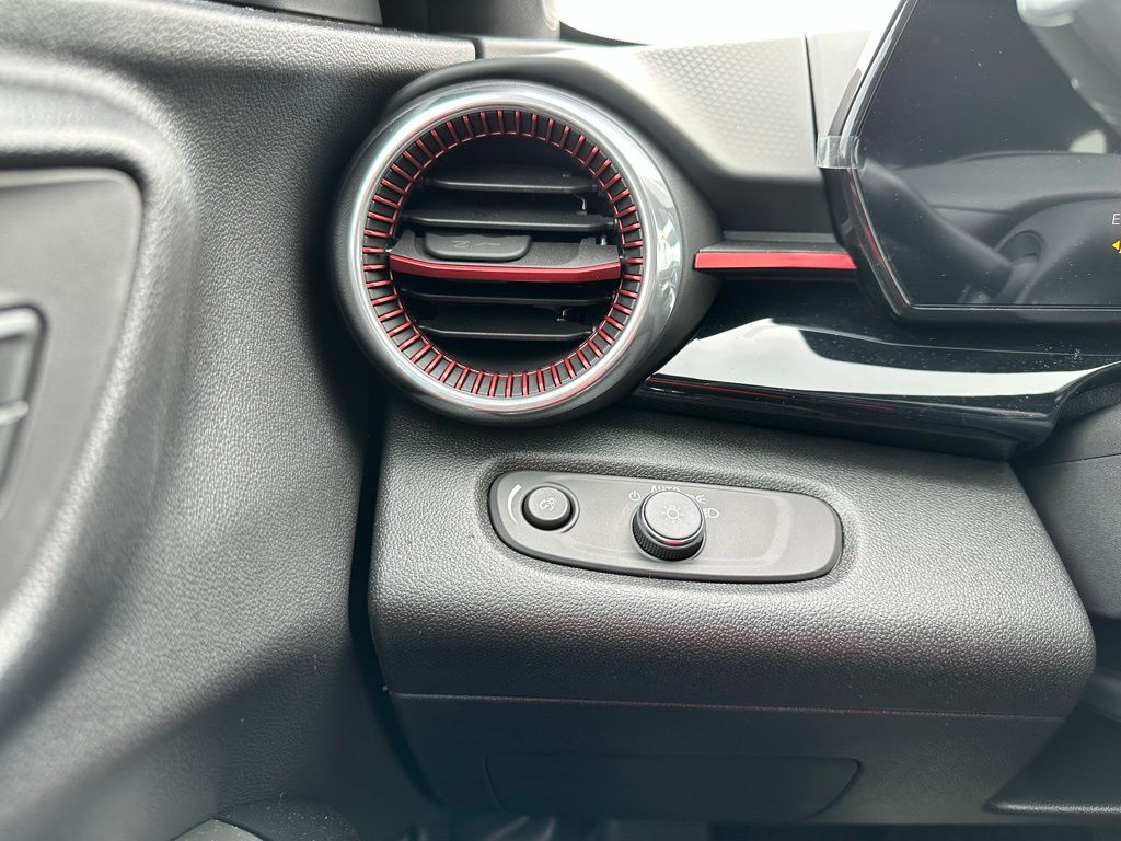 Vehicle image 24 of 25