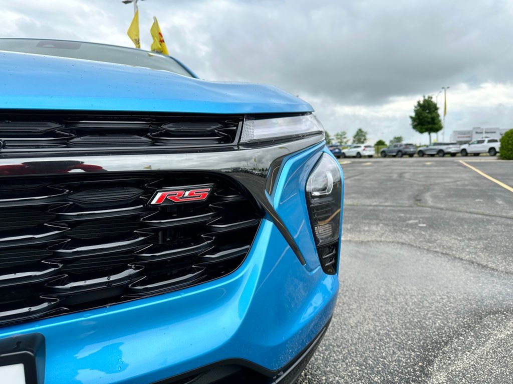 Vehicle image 21 of 25