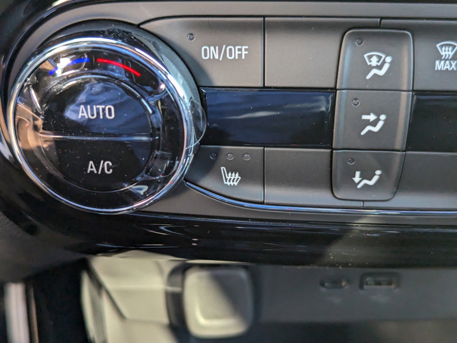 Vehicle image 21 of 25