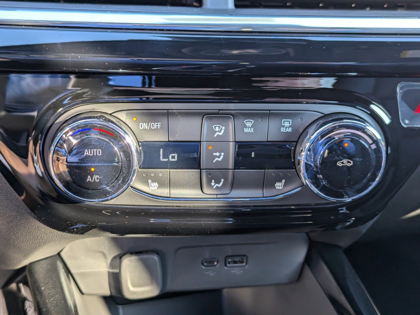 Vehicle image 22 of 25