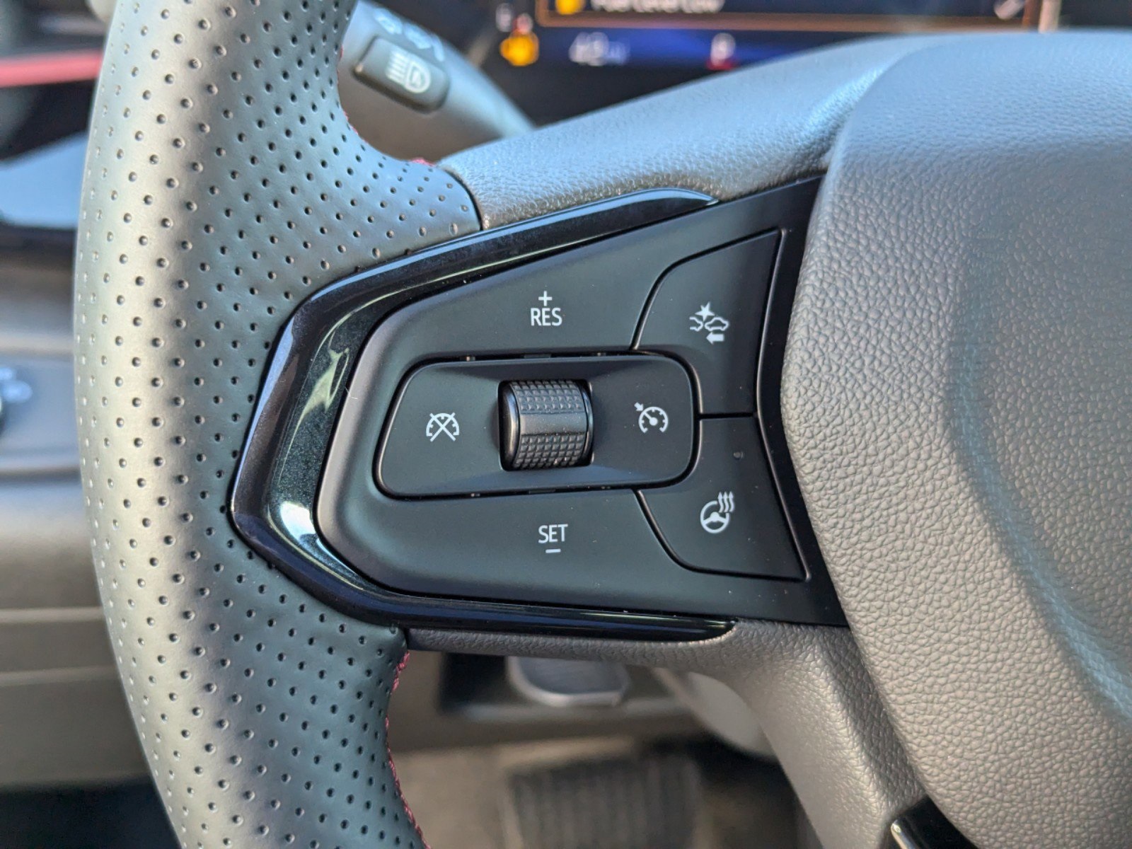 Vehicle image 18 of 25
