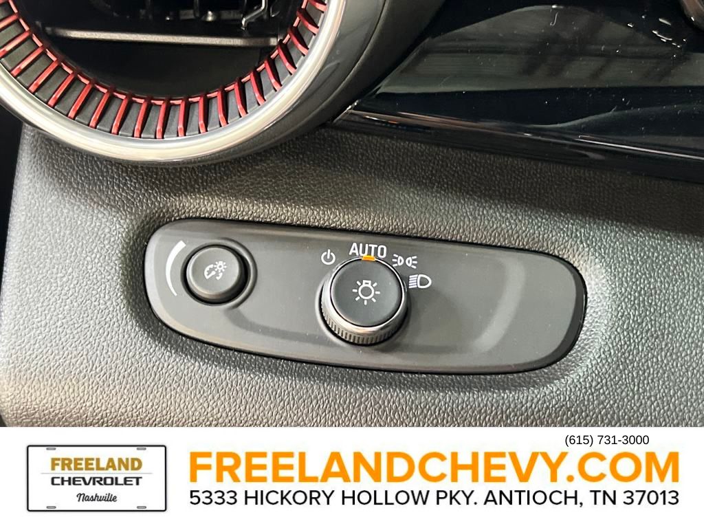 Vehicle image 15 of 23