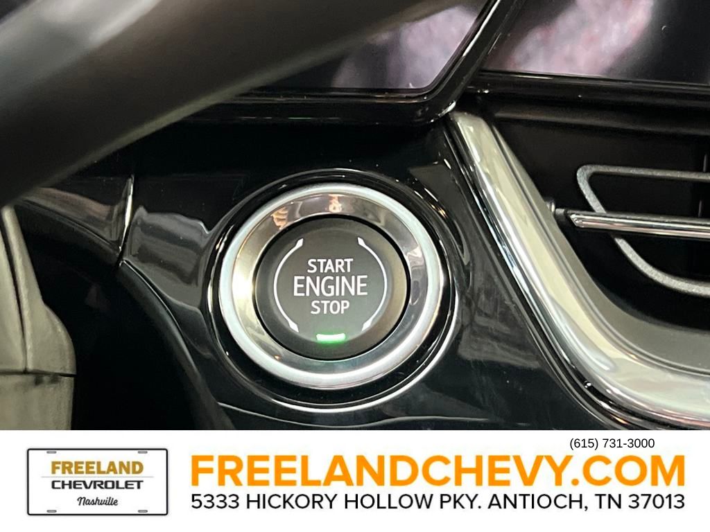 Vehicle image 17 of 23