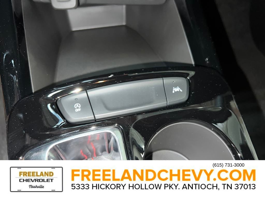 Vehicle image 11 of 23