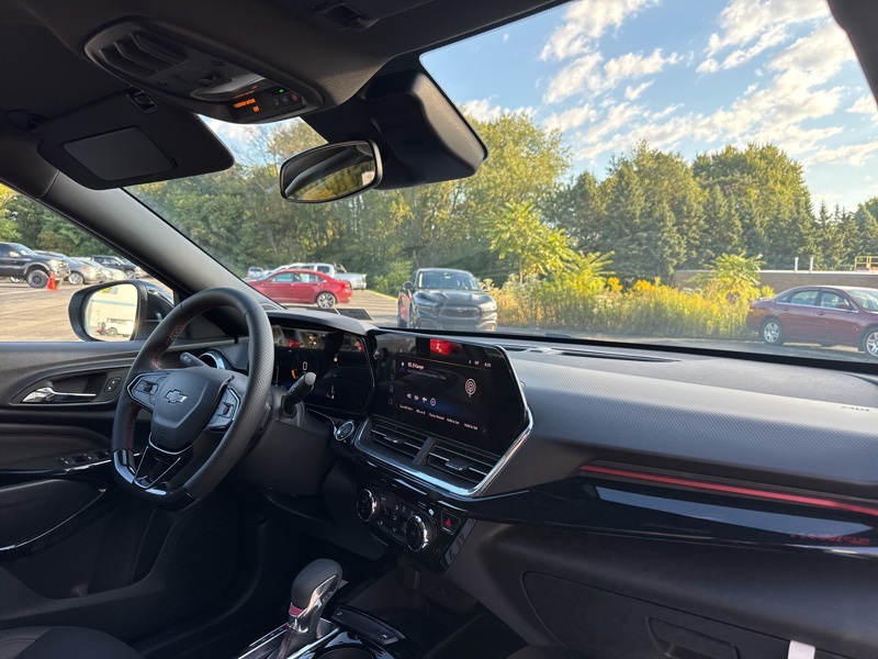 2025 Chevrolet Trax 2RS Image 15 of 45