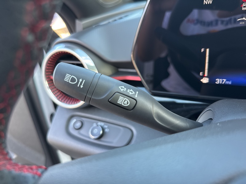 2025 Chevrolet Trax 2RS Image 29 of 45