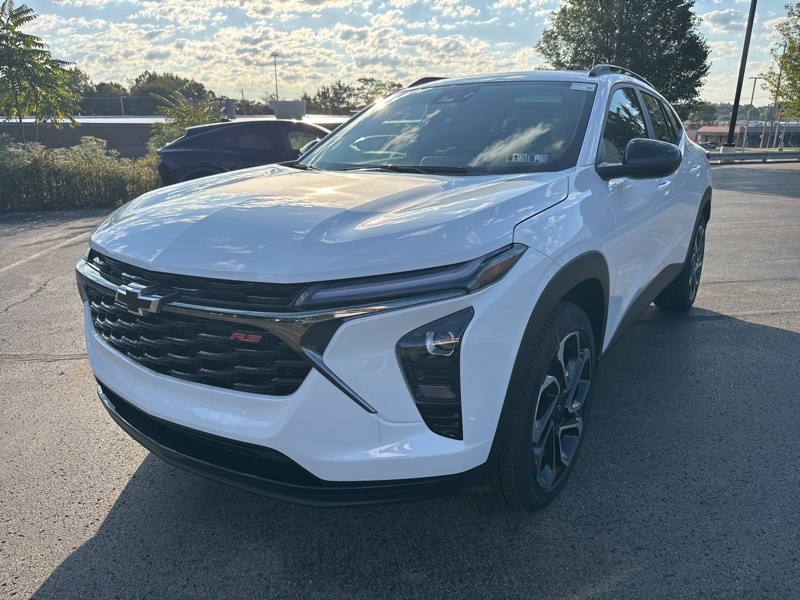 2025 Chevrolet Trax 2RS Image 1 of 45