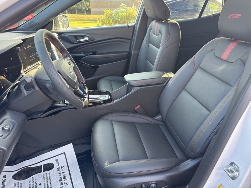 2025 Chevrolet Trax 2RS Image 11 of 45