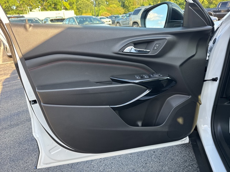 2025 Chevrolet Trax 2RS Image 24 of 45