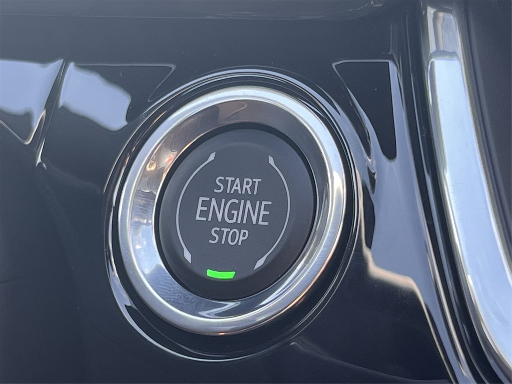 Vehicle image 22 of 36