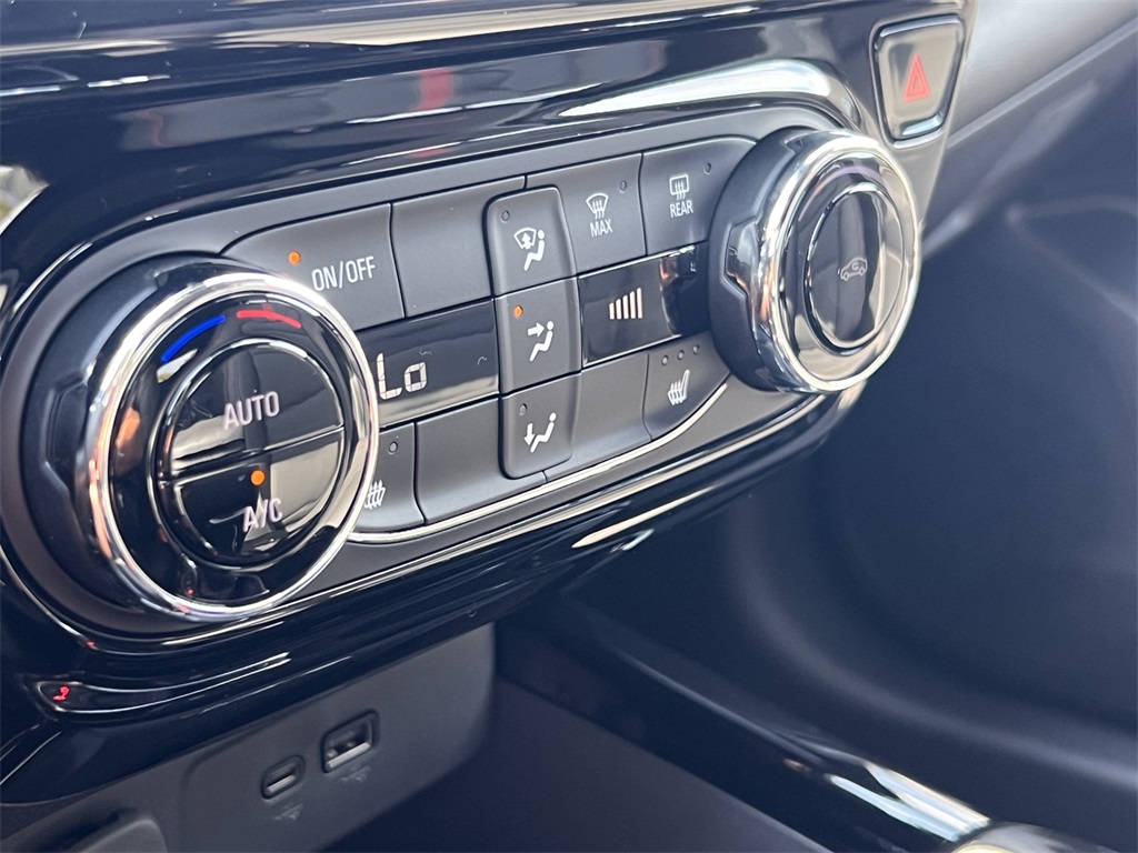 Vehicle image 24 of 36