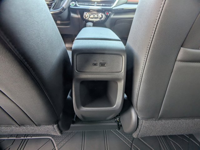 Vehicle image 13 of 29
