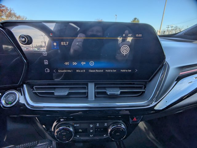 Vehicle image 17 of 29