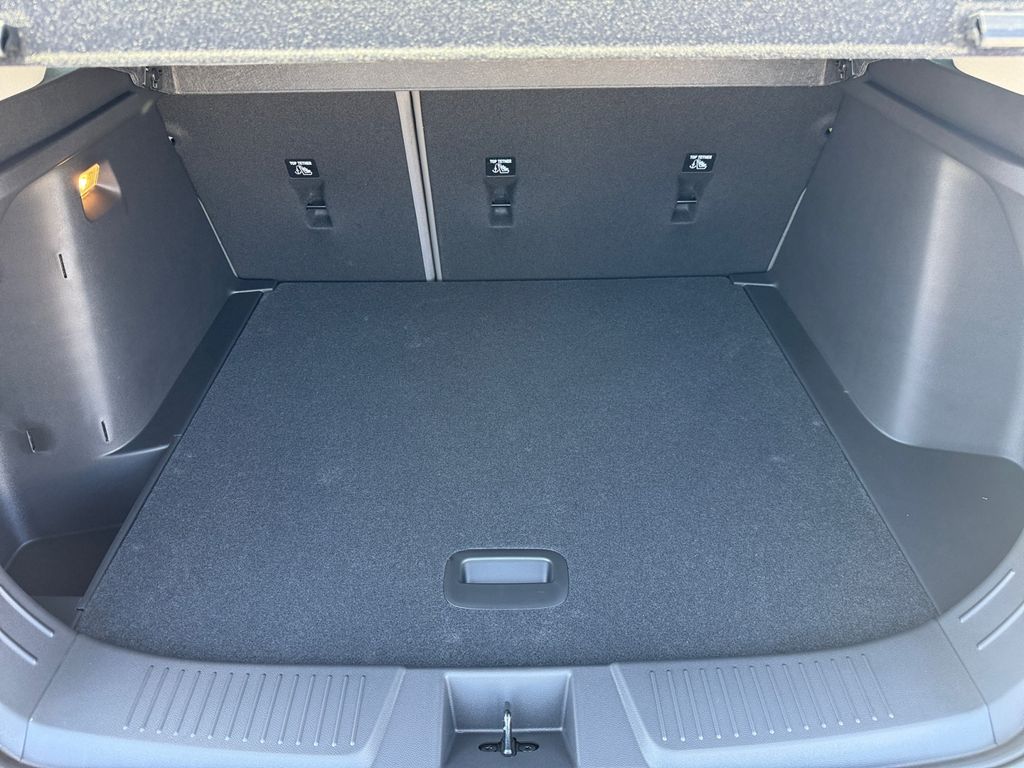 Vehicle image 16 of 20