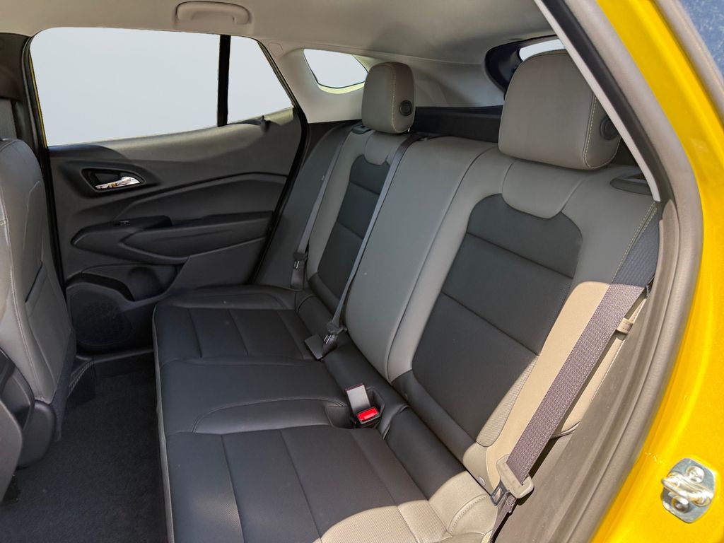 Vehicle image 13 of 20