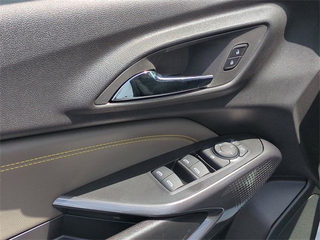 Vehicle image 25 of 33