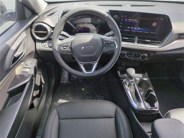 Vehicle image 17 of 33