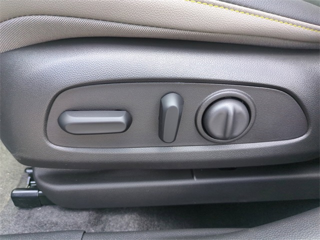 Vehicle image 29 of 33