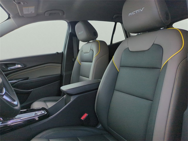 Vehicle image 14 of 33