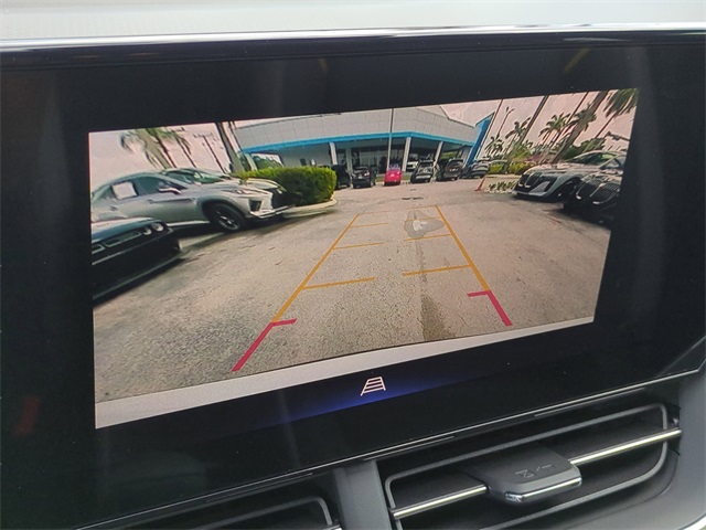 Vehicle image 21 of 33