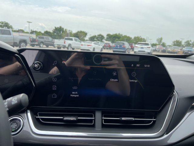 Vehicle image 18 of 34
