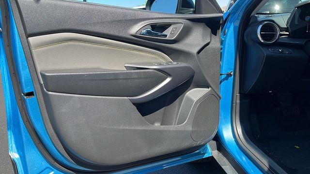 Vehicle image 25 of 31