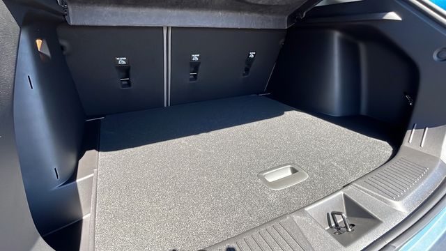 Vehicle image 10 of 31