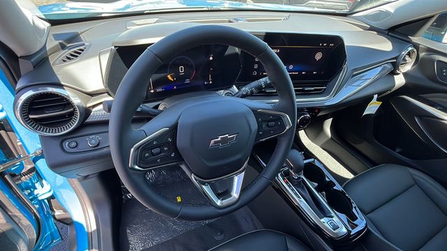 Vehicle image 15 of 31